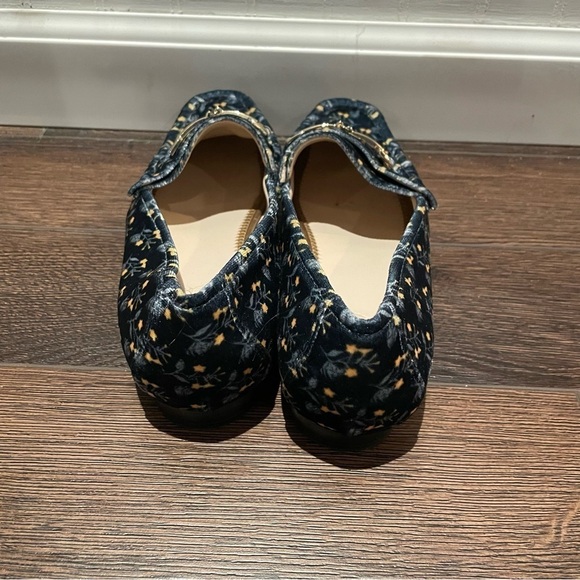 Cabi Carnaby Floral Blue Velvet Gold Horsebit Loafer Flats Preppy Retro US 9 - Picture 4 of 13